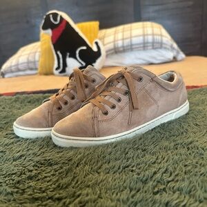 UGG Women’s Tomi Sneakers